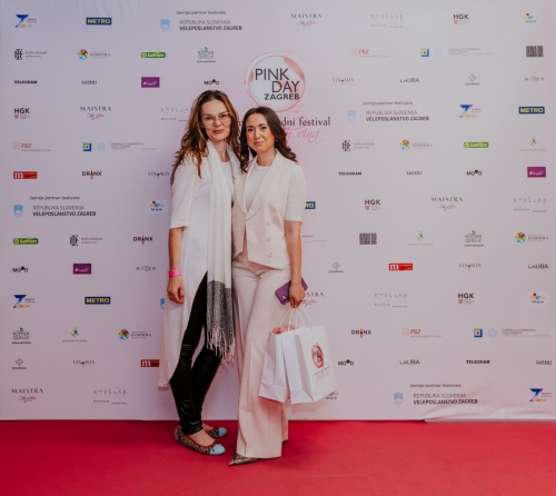 20 Maja Kuzmanović i dobitnica nagrade Petra Naprta